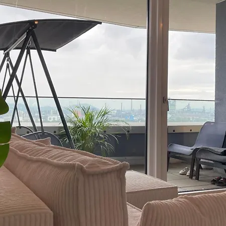 Rooftop Apartment-with Birdview Balcony Lägenhet
